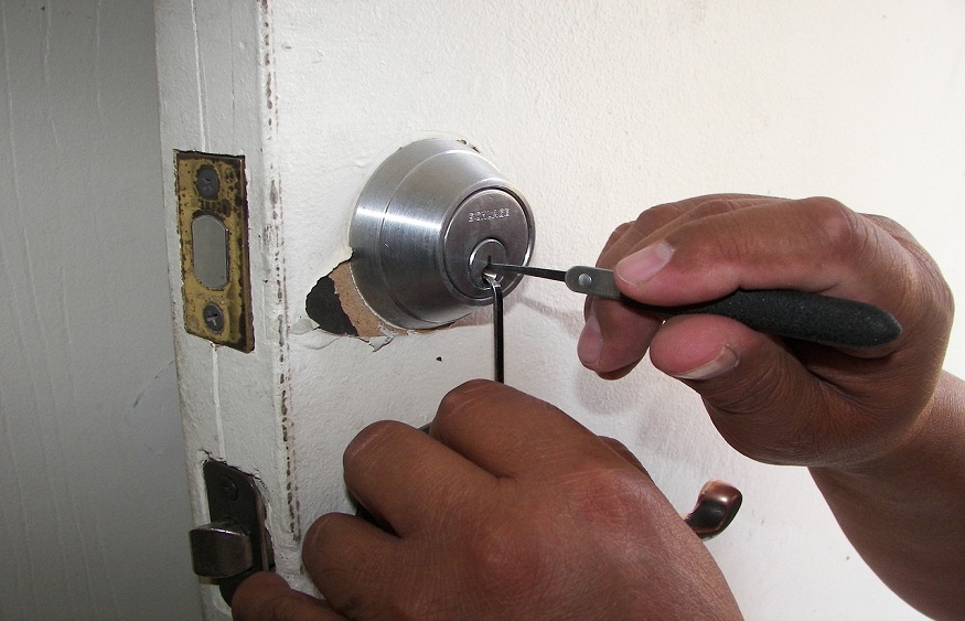Emergency locksmith